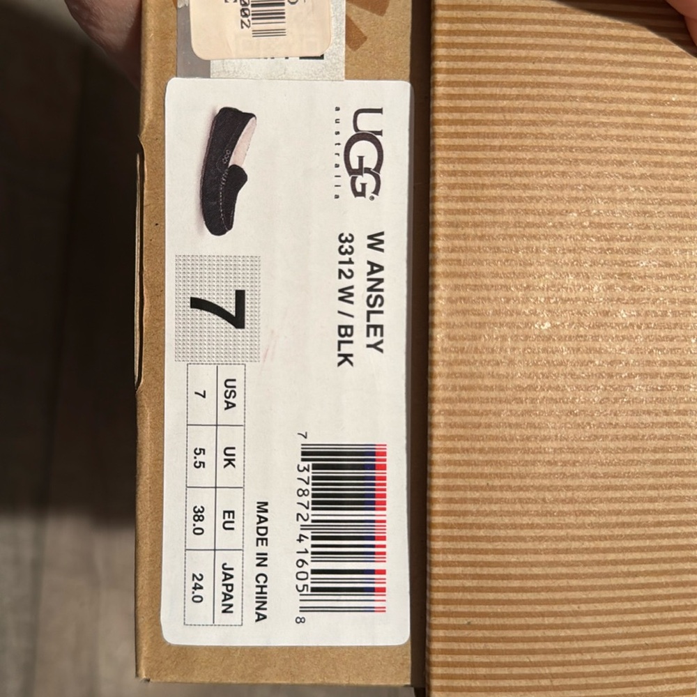 black Ugg Ainsley
